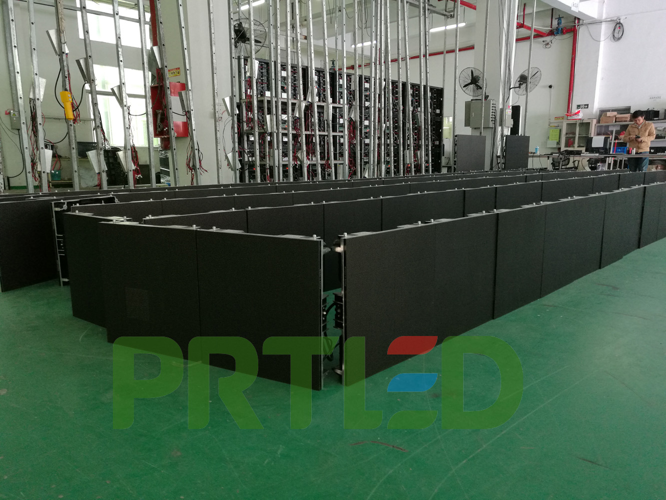 Front/Back Access Indoor/Outdoor LED Video Wall with 500*500mm Panel (P3.91, P4.81)