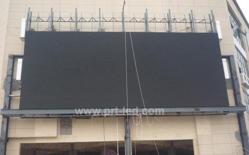 Outdoor Full Color Advertising LED Display with Slim Die-Cast Panel (960X960mm)