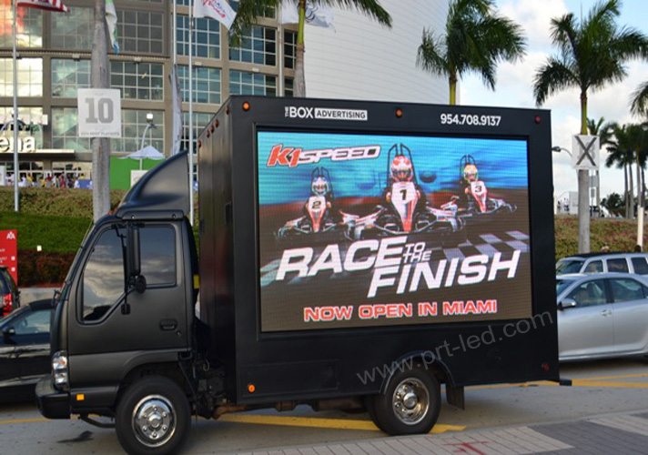 Truck Mounted Mobile LED Advertising Screen Made with Energy-Saving P10 Modules (3.8V)