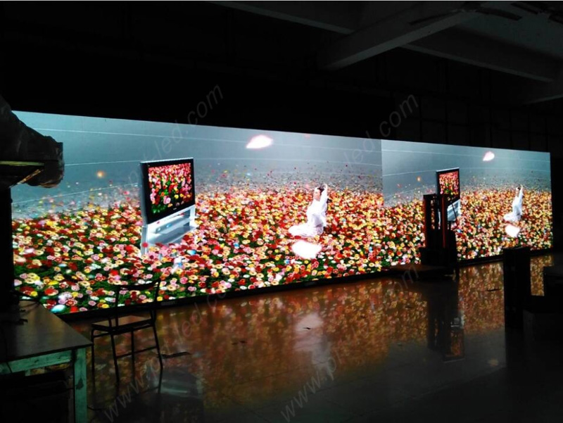 P5.95 Full Color LED Screen with Die-Casting Panel 500X1000mm